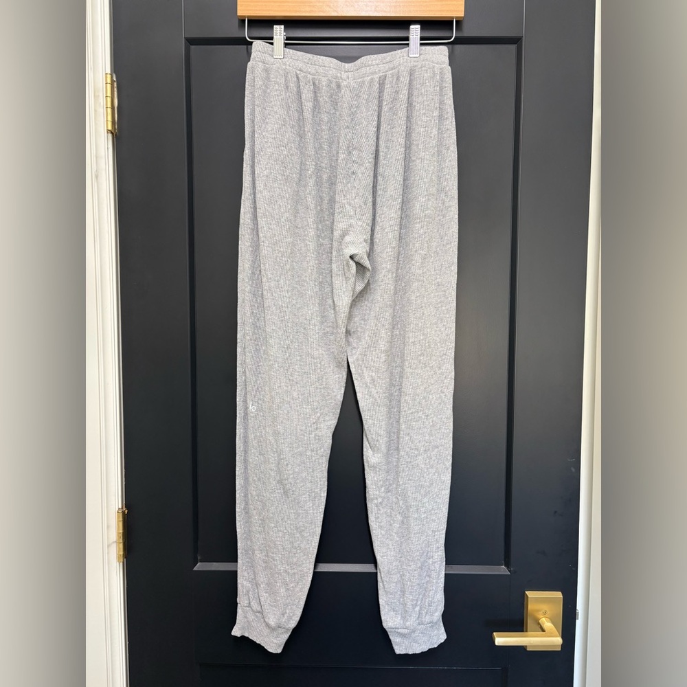 ALO yoga High-Waist Ribbed Whisper Pants women’s medium Heather Gray joggers - Picture 4 of 7